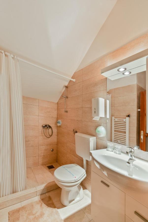 Dumalux Apartment 苏博蒂察 外观 照片
